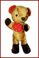 Miś wykonany w latach 80. w Spółdzielni Pracy „Świętokrzyska”. Fot. Monika Cybulska – Muzeum Zabawek i Zabawy w Kielcach