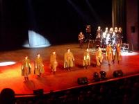 "Odlot bocianów" w wykonaniu Darka Bernatka i chóru