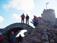 ADAM chciał aby skoczyła w jego ramiona... nie ze mna takie numery, weszłam sama- schodzę sama;-)