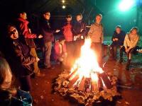 Miłe chwile przy ognisku