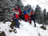 Łysica zdobyta- siedzimy na skałkach