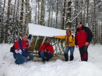 Trzy jelonki i sarenka przy zimowym paśniku ;-)))