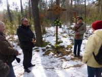 Drogę krzyżową prowadzil ks. Mirosław Cisowski- kapelan przewodników świętokrzyskich