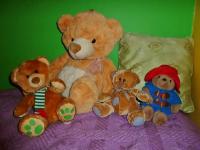 To moja kolekcja misiów... na moim łóżku... :-)