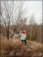 Krysia uparła się żeby zrobić jej zdjęcie pod tym "pięknym" drzewem... może ono i piękne... ;-))