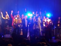 ... wszyscy bawili sie przy tym starym i znanym przeboju:-))