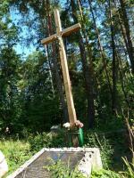  ORŁOWINY- pomnik upamiętniający zagładę wsi w przez wojska niemieckie,  w sierpniu 1944 r,