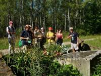  ORŁOWINY- pomnik upamiętniający zagładę wsi w przez wojska niemieckie,  w sierpniu 1944 r,