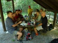 Odpoczynek w leśnej wiacie