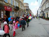Ruszamy gromadą, wesołym pochodem...