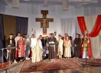 Młodzi aktorzy zostali nagrodzeni gromkimi brawami i wzruszeniem widzów... 