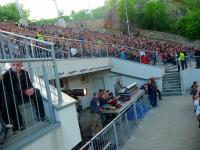 AMFITEATR ZAPEŁNIONY BYŁ PO BRZEGI