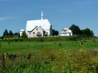 Mijamy kościół w Morawicy