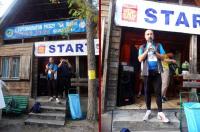 A oto i ON... WOJTEK PASEK wita piechurów i udziela ostatnich wskazówek