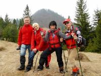 "Klan czerwonych" a za ich plecami Wysoka