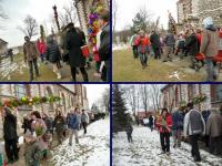 Procesja z palmami naokoło kościoła