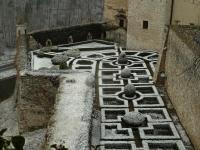 Zimowe ogrody przyzamkowe- widok z okna kawiarni