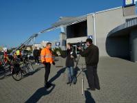 Zbiórka cyklistów przy Hali Mistrzów