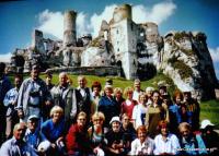 ...oglądała zdjęcia z wypraw Przygody...