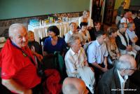 ...w ostatnich rzędach trochę gadali....