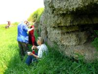 odpoczynek w gipsowym cieniu