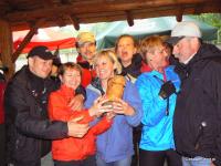 zwycięzcy z drewnianym Emerykiem