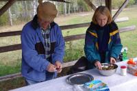 Ostatnie przygotowania - ogórki na stół (J.J.)