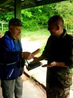 Przyprasować trzeba i ręce, nie wiadomo co mu się w przyszłości może przydać 