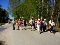 "Tramper" z "Przygodą" na szlaku, czyli uczestnicy festiwalu "Na Rozdrożach"  z nami na spacerze