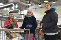 Arkadiusz Wojtaszek (kierownik zakładu), Marta Szczecińska (Fundacja Odzyskaj Środowisko), Ma