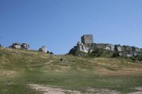 docieramy do zamku ruin XIII wiecznego 