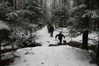 03-02-2013 Zimowe wejście na Łysicę – Trasa Klubu Górskiego PTTK Kielce 